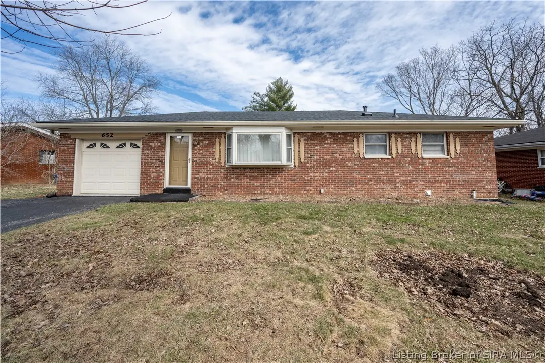 652 Florida Drive, Sellersburg, IN 47172 - #1