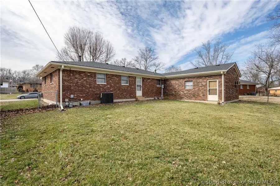 652 Florida Drive, Sellersburg, IN 47172 - #3