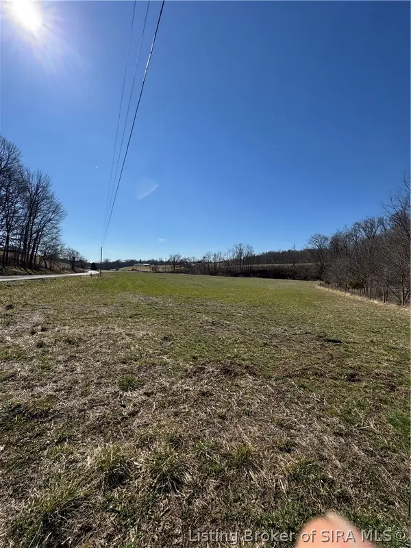 3420 E Shorts Corner Road, Pekin, IN 47165