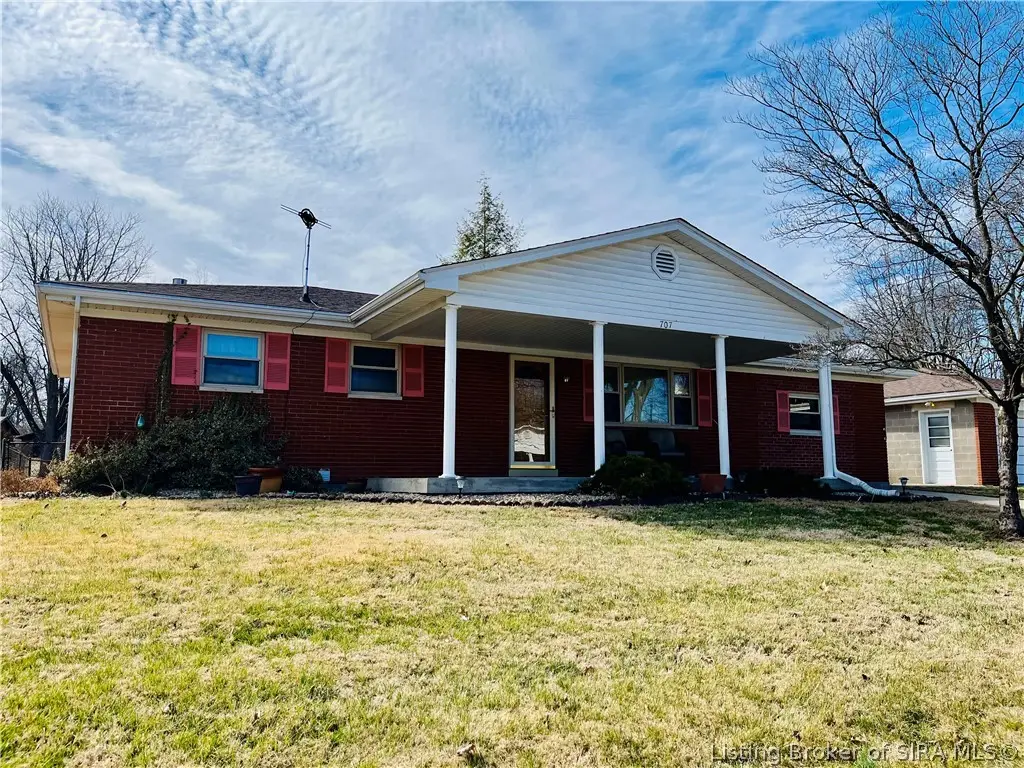 707 Georgian Avenue, Sellersburg, IN 47172 - #1