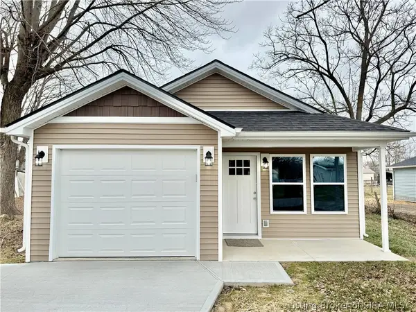 243 Oak Street, Austin, IN 47102