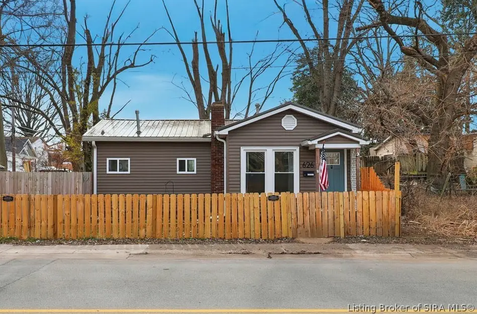 626 E 8th Street, Jeffersonville, IN 47130 - #1