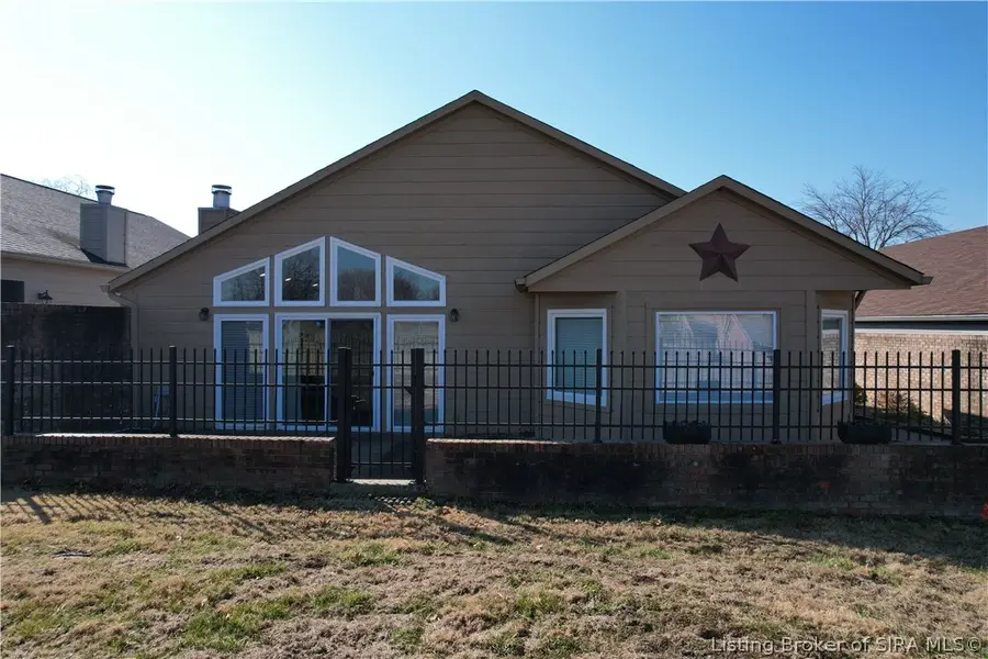 107 Spaulding Drive, Scottsburg, IN 47170 - #2