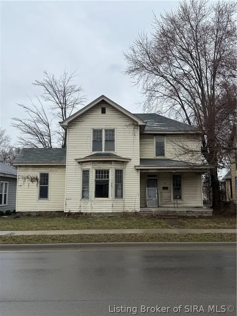 116 W Walnut Street, North Vernon, IN 47265 - #1