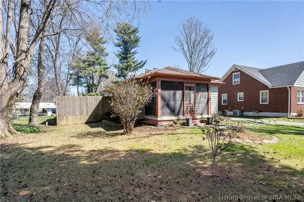 5 Forest Drive, Jeffersonville, IN 47130