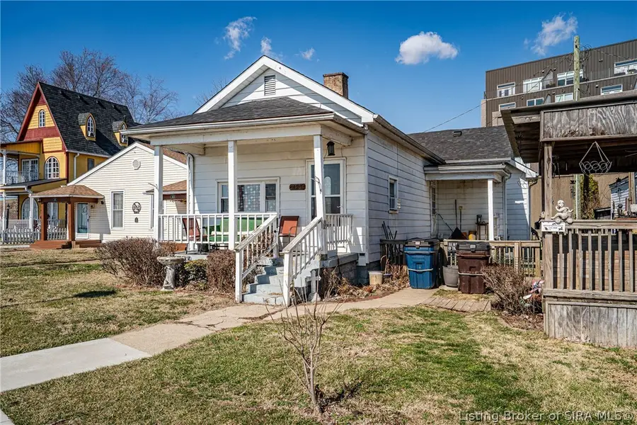 427/429 E Riverside Drive, Clarksville, IN 47129 - #2