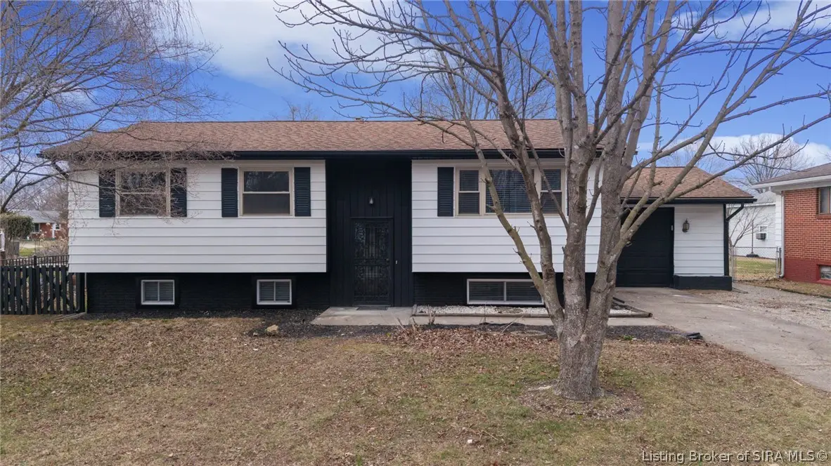 638 Georgian Avenue, Sellersburg, IN 47172 - #1