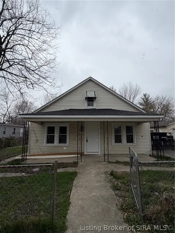 180 Broadway Street, Austin, IN 47102