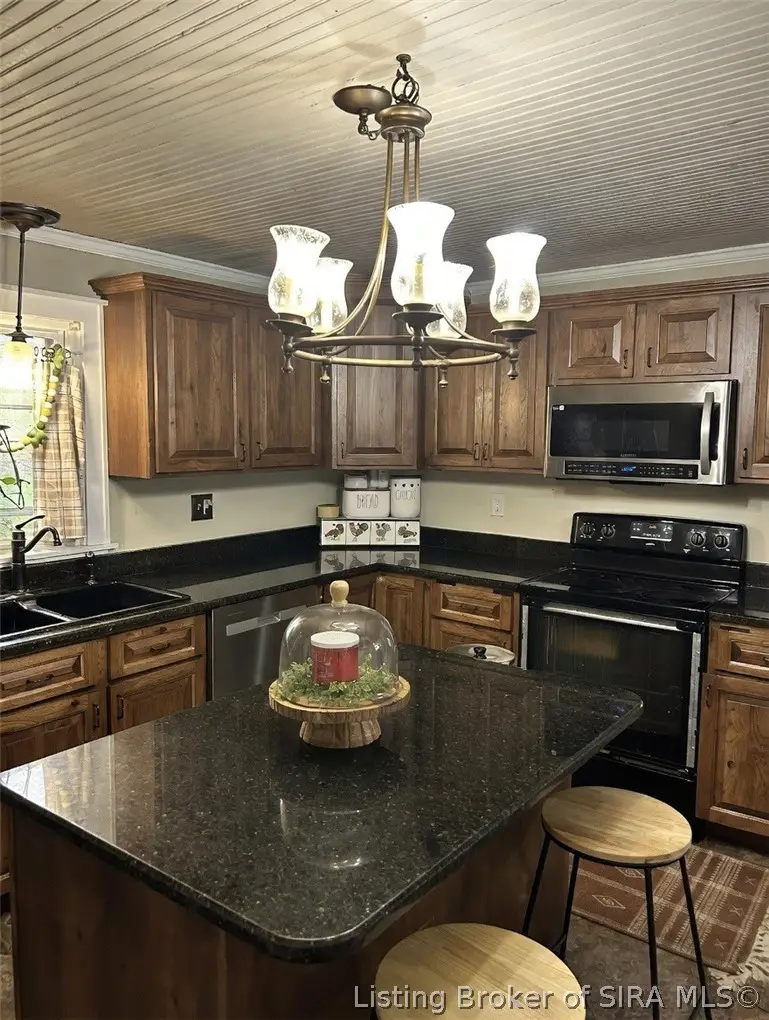 323 E Main Street Nw, Depauw, IN 47115 - #3