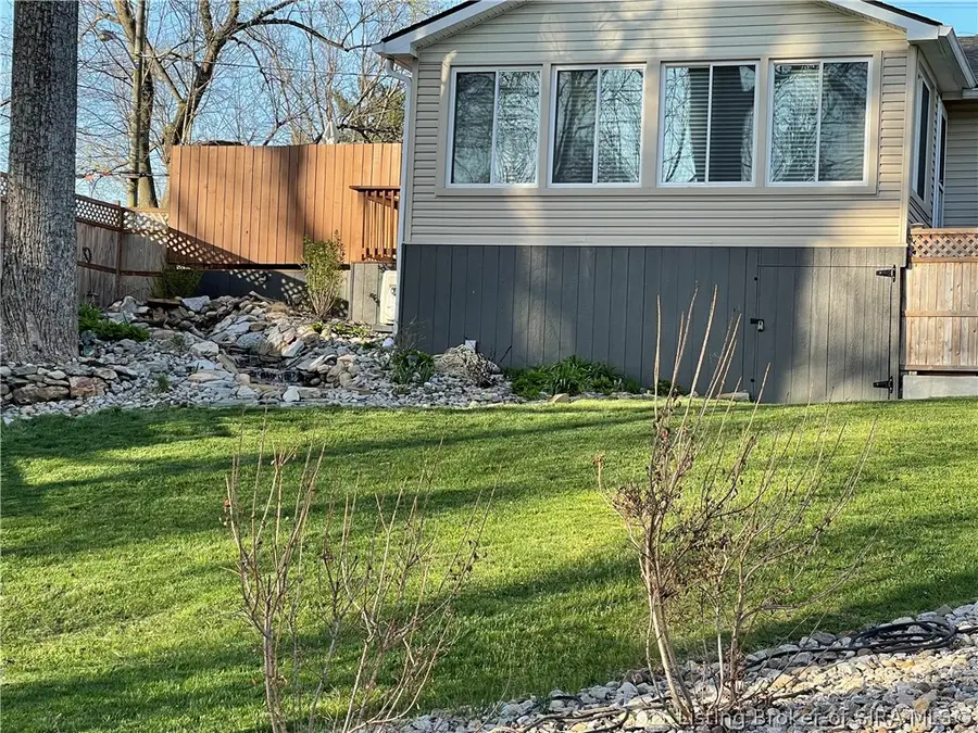 421 Miller Avenue, Clarksville, IN 47129 - #3