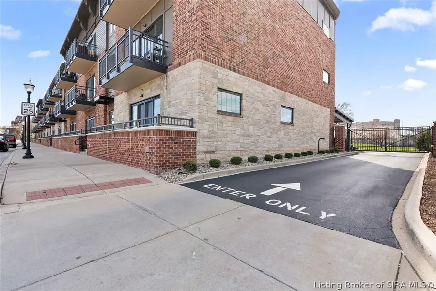 238 Mulberry Street, Jeffersonville, IN 47130 - #3