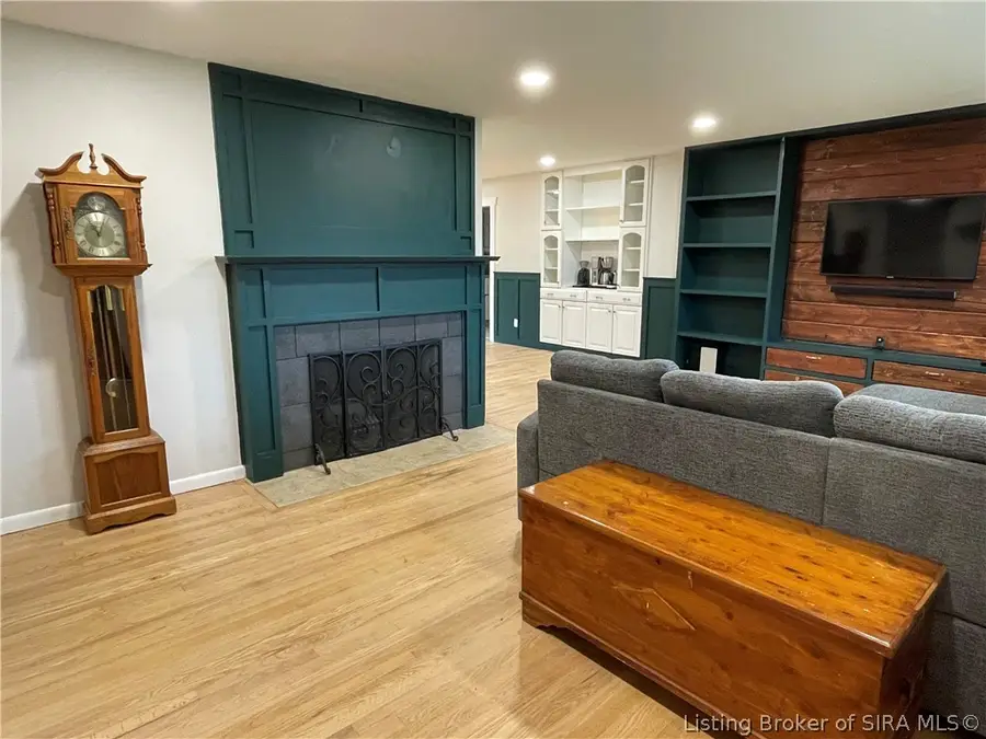 2420 Stover Drive, New Albany, IN 47150 - #2