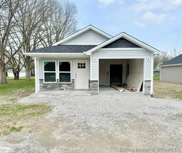 39 E Madison Street, Scottsburg, IN 47170