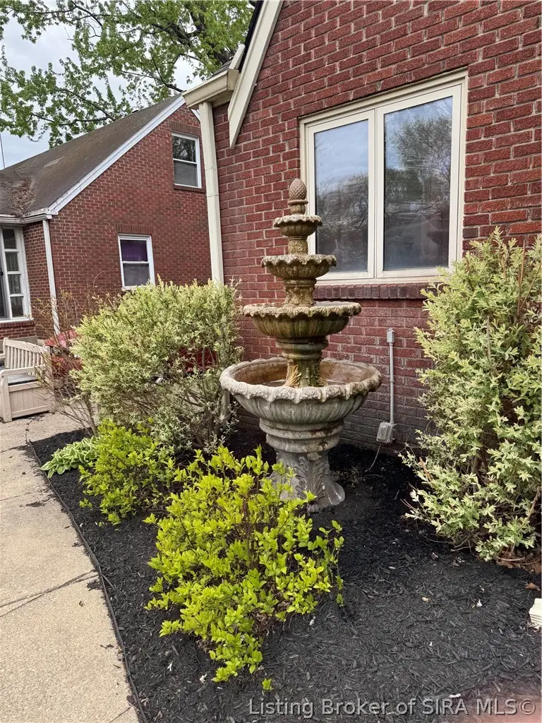 405 Kewanna Drive, Jeffersonville, IN 47130 - #3