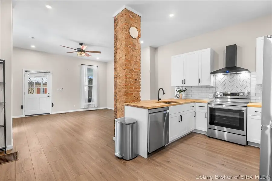 325 E 14th Street, New Albany, IN 47150 - #2