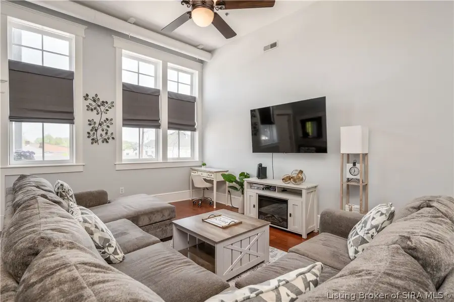 240 Spring Street #B, Jeffersonville, IN 47130 - #3