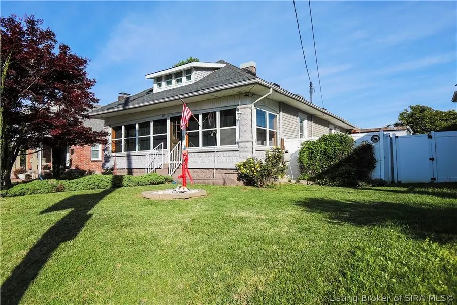 410 E Charlestown Avenue, Jeffersonville, IN 47130 - #3