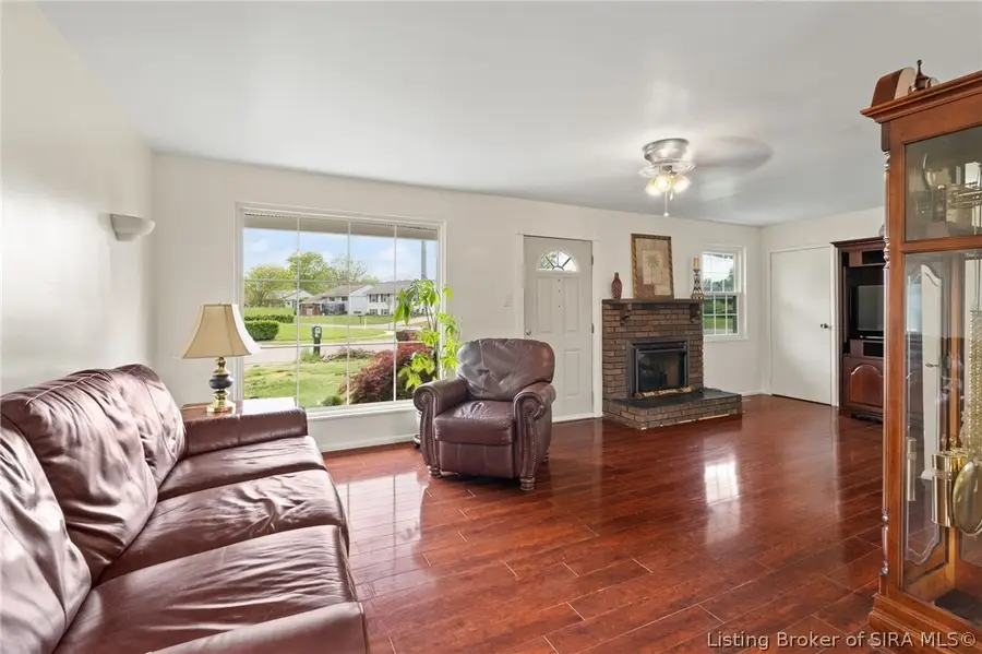 1609 Tennyson Drive, Clarksville, IN 47129 - #3