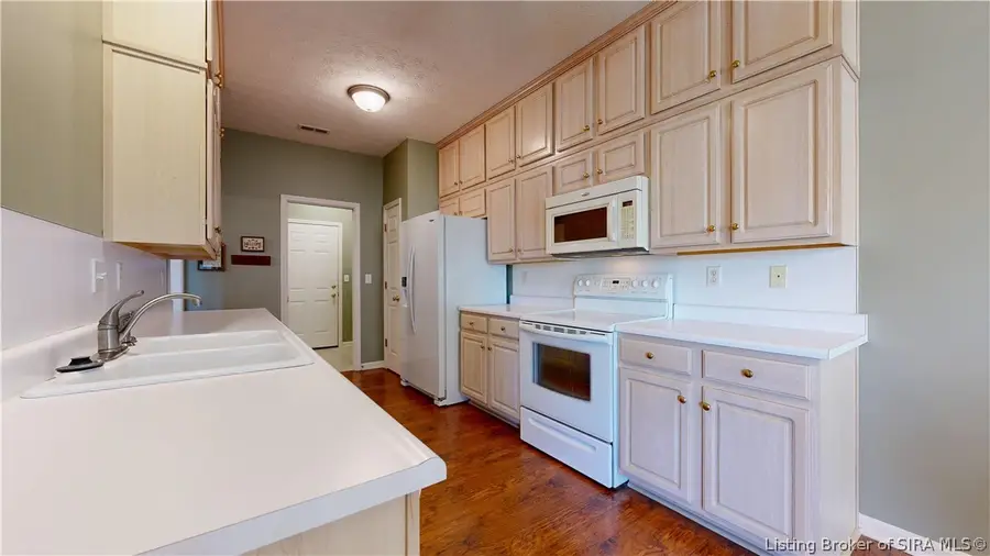 2122 Pickwick Drive, New Albany, IN 47150 - #3