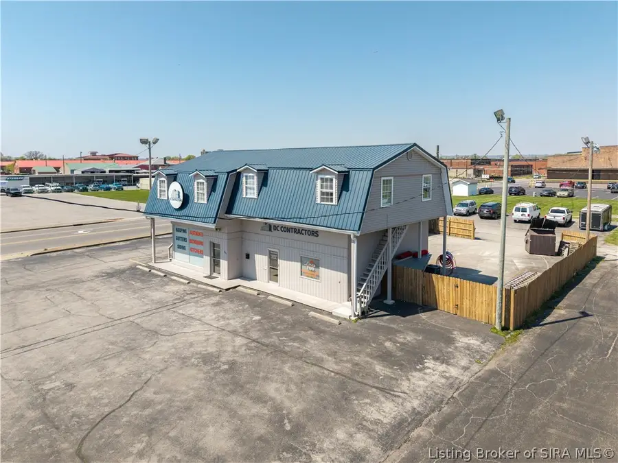 801 E 10th Street, Jeffersonville, IN 47130 - #3