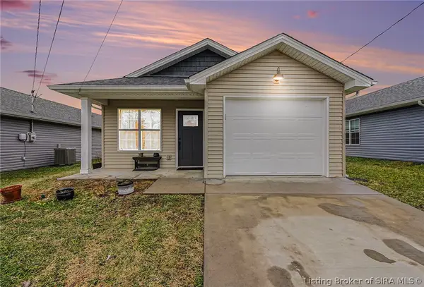 975 Wooded Trail, Scottsburg, IN 47170