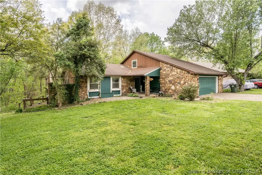 203 Lancaster Circle, New Albany, IN 47150 - #2