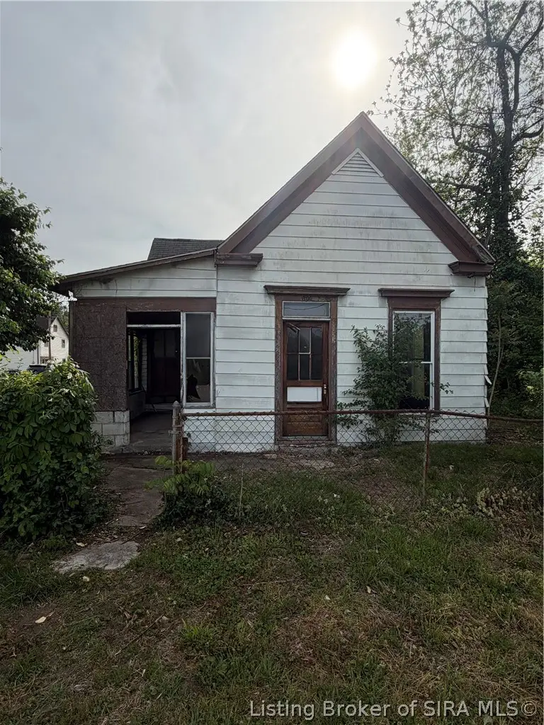 501 W 7th Street, New Albany, IN 47150 - #1