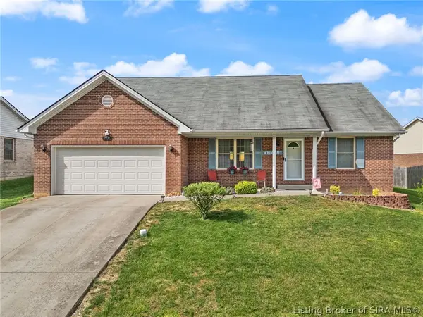 2231 Honeysuckle Way, Sellersburg, IN 47172