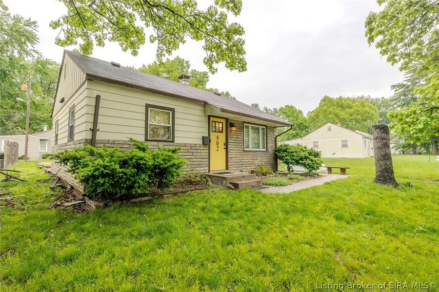 502 W 14th Street, Jeffersonville, IN 47130 - #3