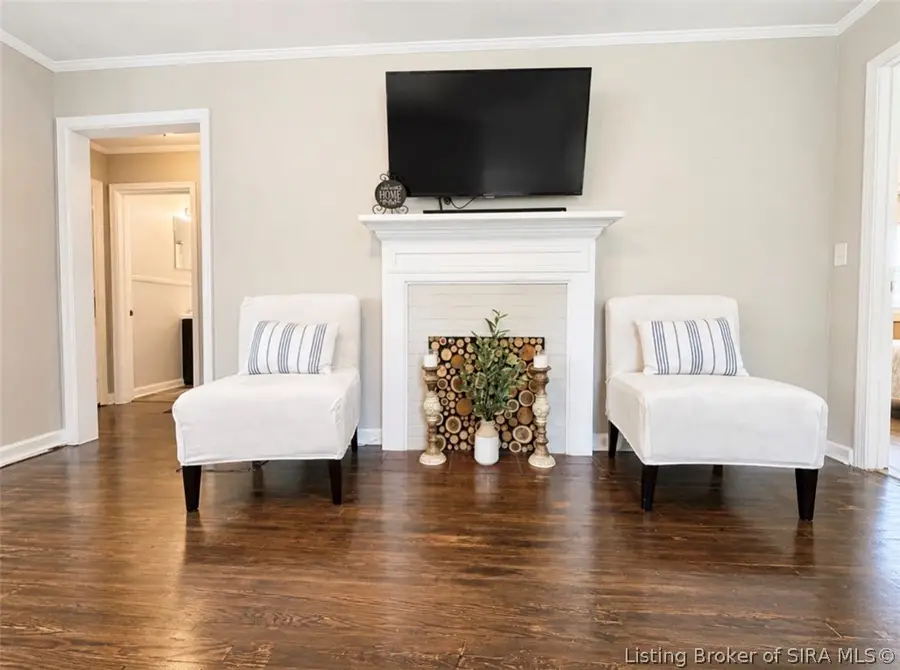 512 W Owen Street, Scottsburg, IN 47170 - #3