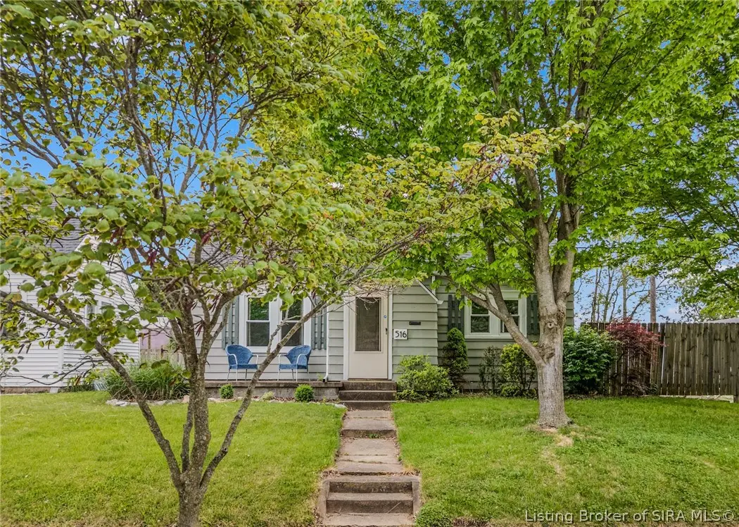 516 E 7th Street, Seymour, IN 47274 - #1