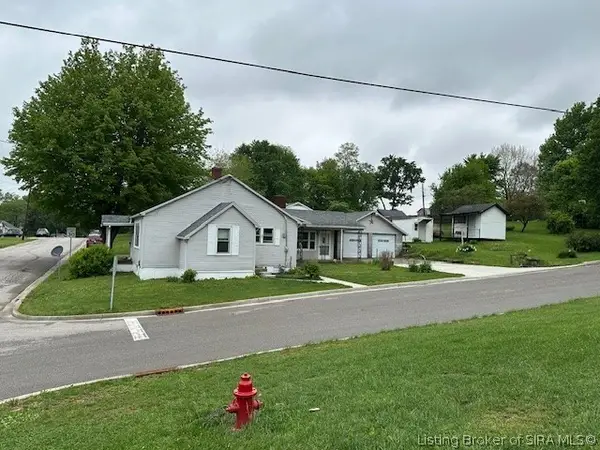 801 N College Avenue, Salem, IN 47167