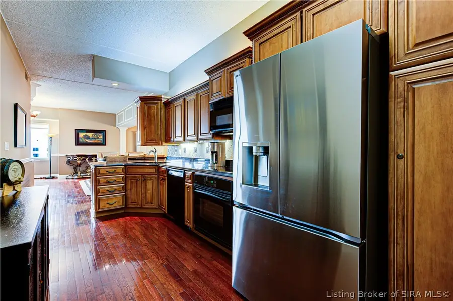 1 Riverpointe Plaza #905, Jeffersonville, IN 47130 - #3