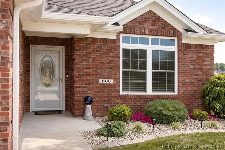 606 Kingsbury Court, Jeffersonville, IN 47129 - #2