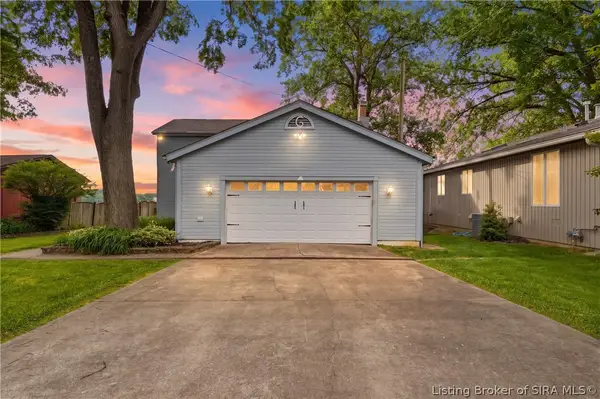 34 Arctic Springs, Jeffersonville, IN 47130