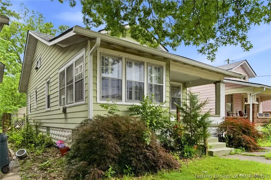 1012 E Court Avenue, Jeffersonville, IN 47130 - #2