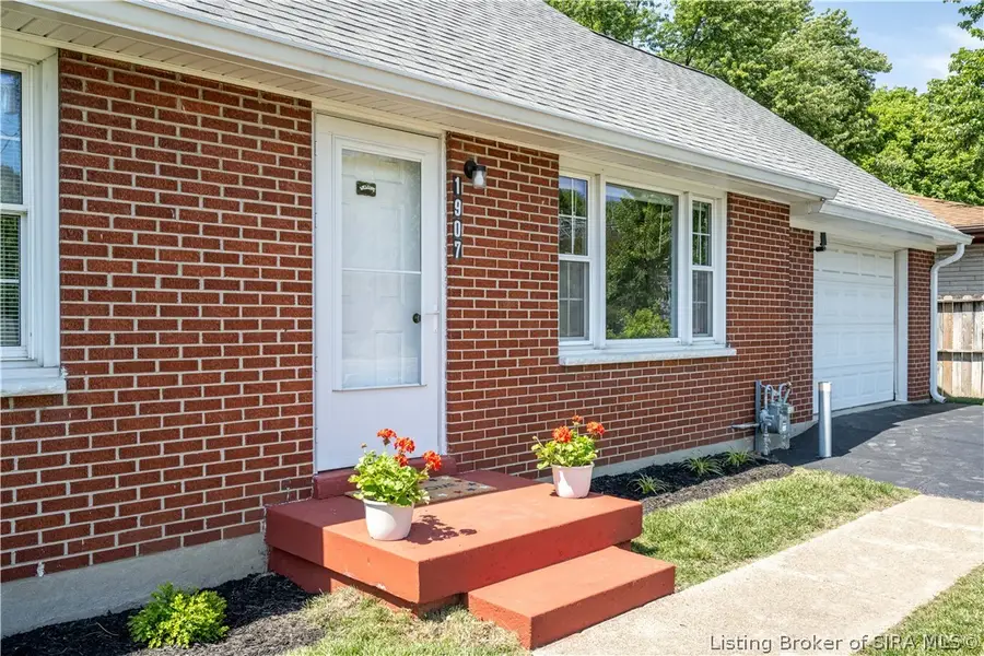 1907 8th Street, Jeffersonville, IN 47130 - #3