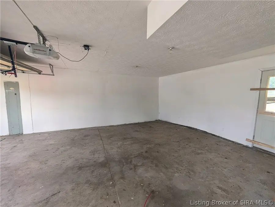 7501 Blue Sky Drive, Sellersburg, IN 47172 - #3