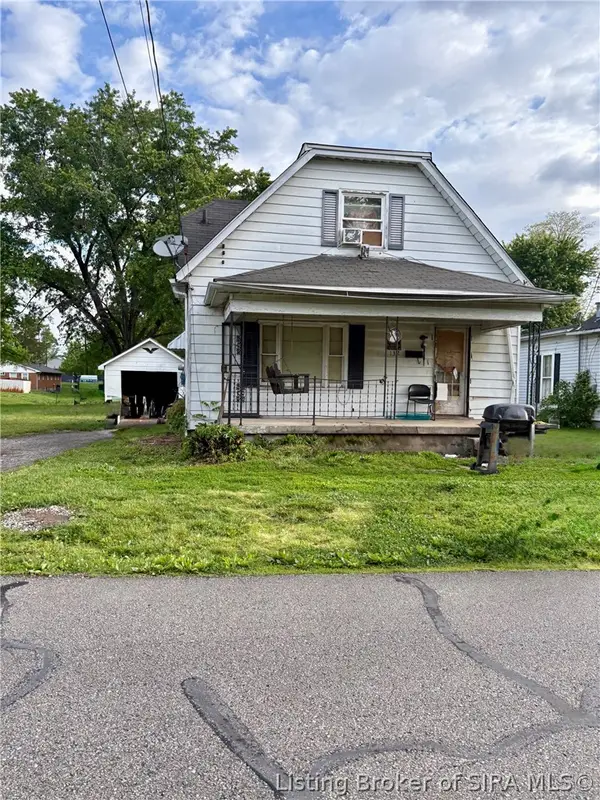 132 W Owen Street, Scottsburg, IN 47170
