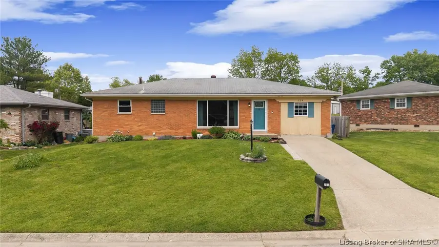 724 Pennsylvania Avenue, Sellersburg, IN 47172 - #3