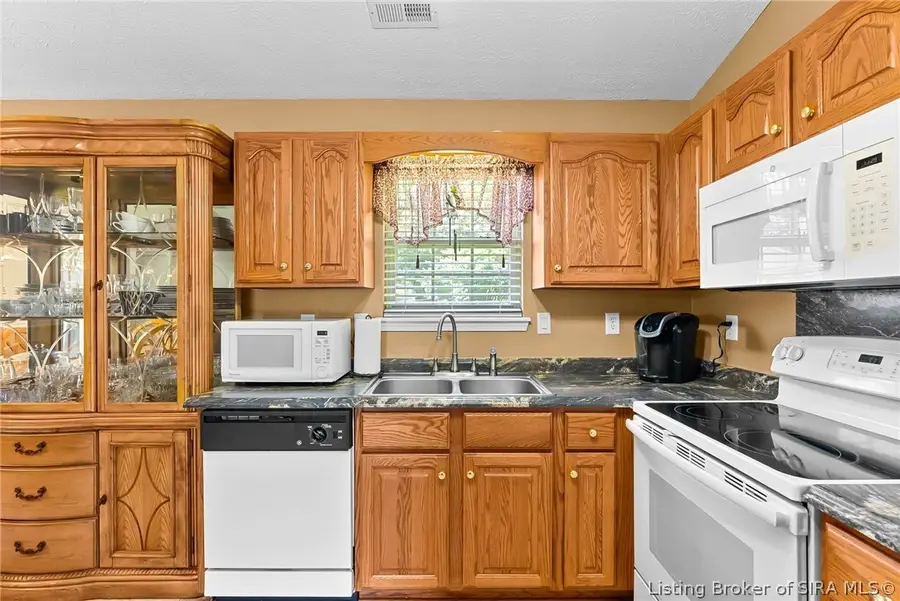 922 Presidential Place, Jeffersonville, IN 47130 - #2
