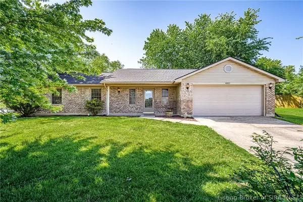 4003 Crimson Point Drive, Jeffersonville, IN 47130