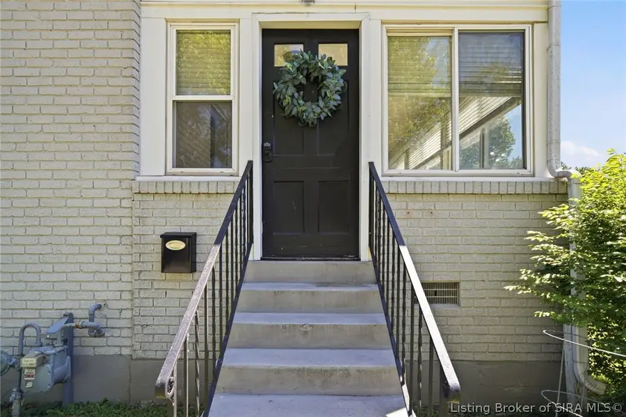 225 W Carter Avenue, Clarksville, IN 47129 - #2