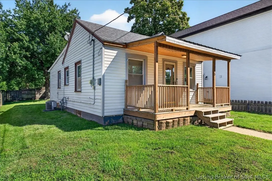 715 E 9th Street, Jeffersonville, IN 47130 - #1