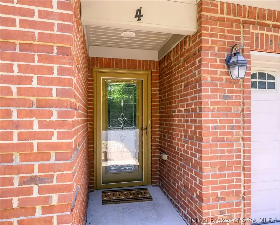 620 W Utica Street #4, Sellersburg, IN 47172 - #3