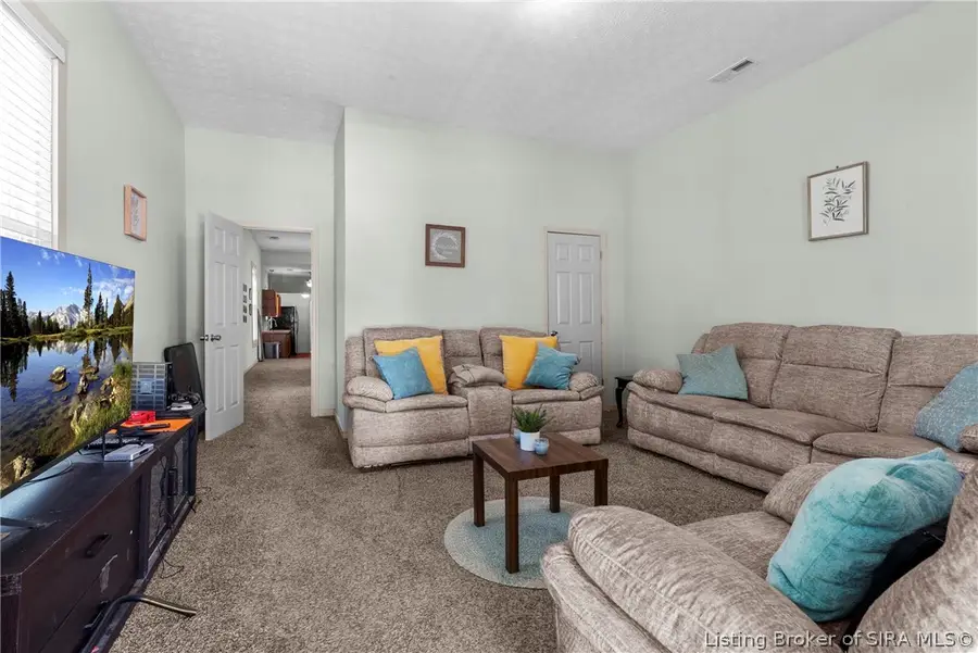 946 E Maple Street, Jeffersonville, IN 47130 - #3