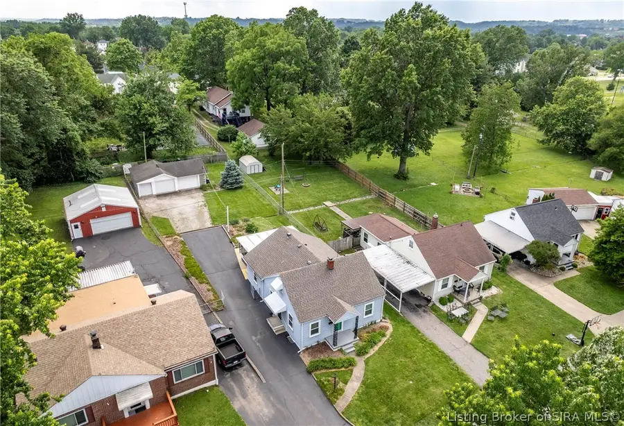 8 Mann Court, New Albany, IN 47150 - #2