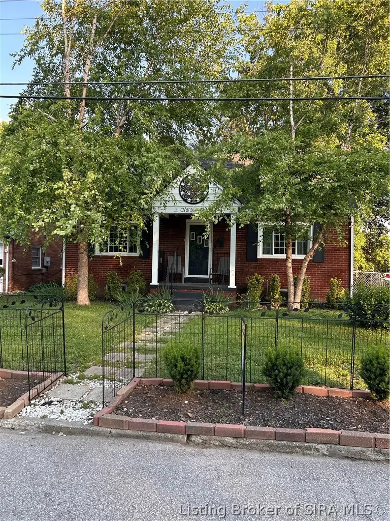 1310 E 9th Street, Jeffersonville, IN 47130 - #1