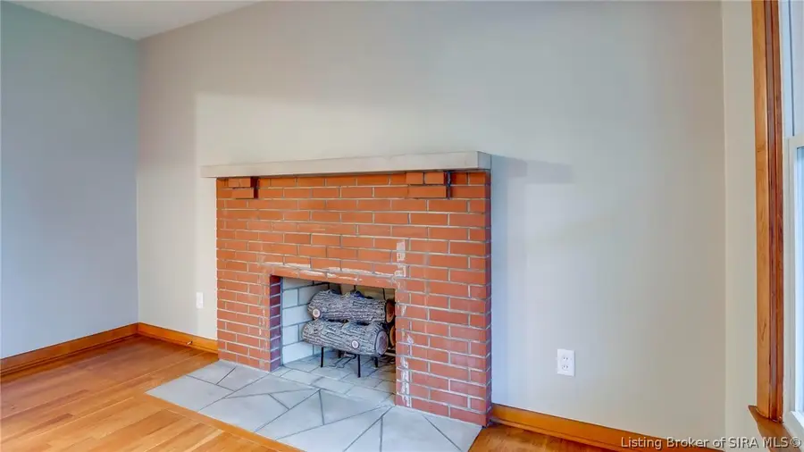 114 E Flamingo Drive, Jeffersonville, IN 47129 - #3