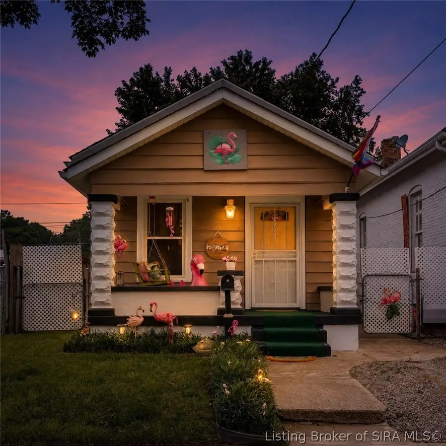 943 E Maple Street, Jeffersonville, IN 47130 - #1